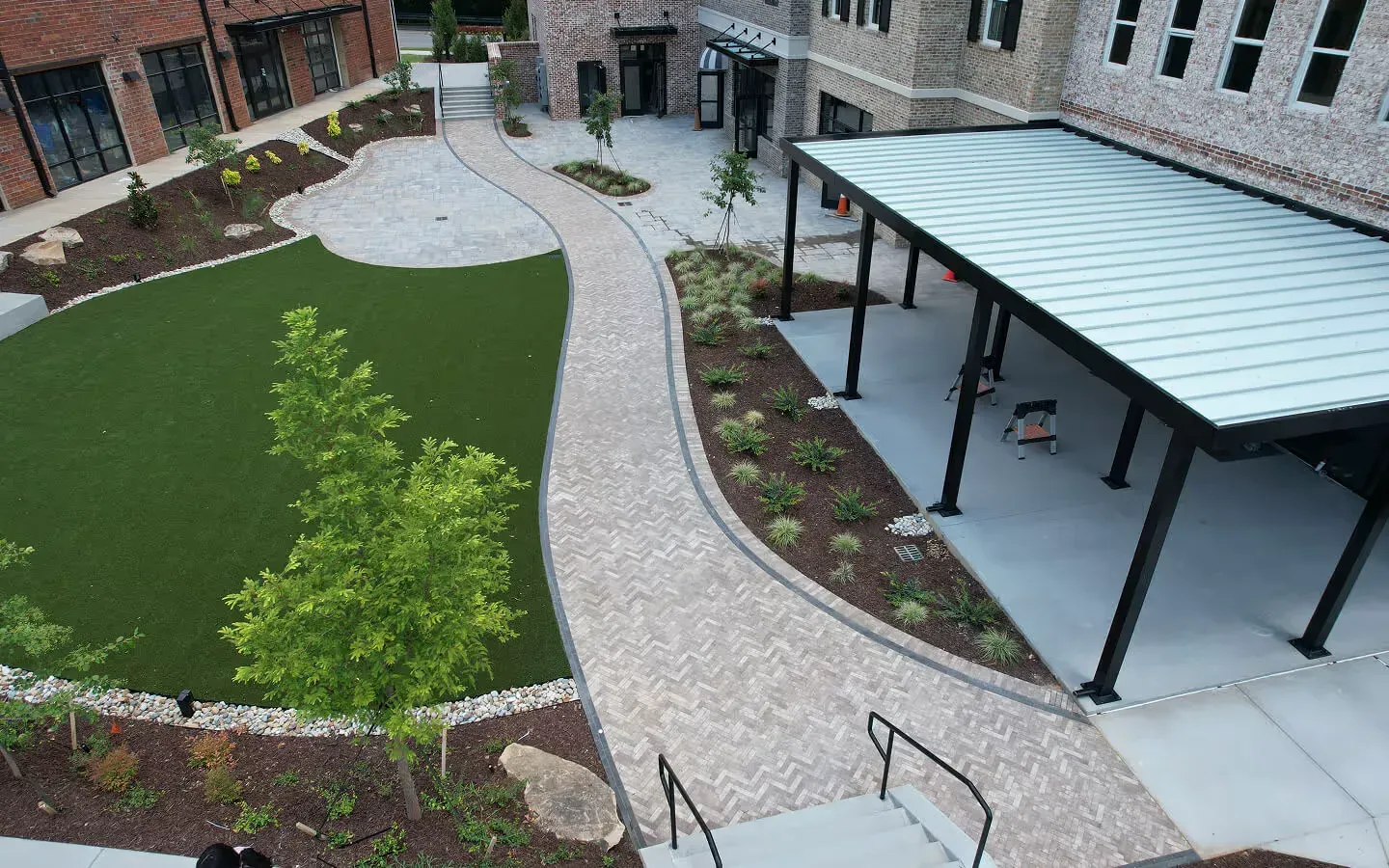Beacon Bluff – Courtyard Renovation